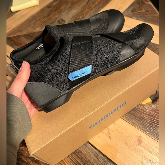 NEW IN BOX SHIMANO IC200 INDOOR CYCLING SHOES SH-IC200 MULTIPLE SIZES AVAILABLE! - Picture 3 of 13
